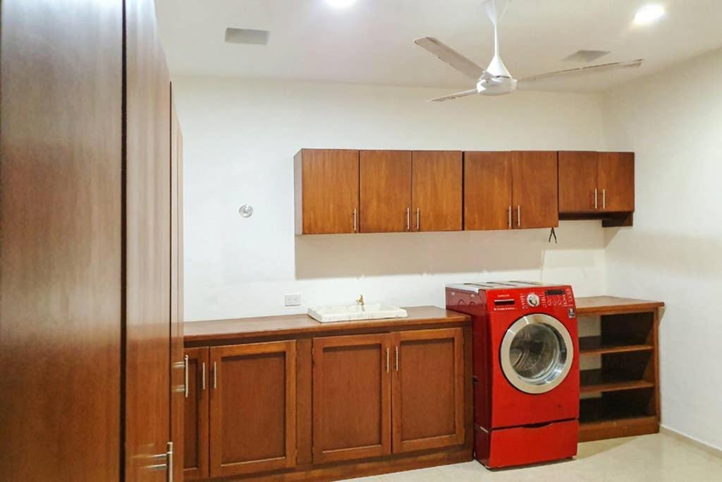 メリダ Casa Hector, Con Jacuzzi, Cerca Del Foro Gnp.ヴィラ エクステリア 写真