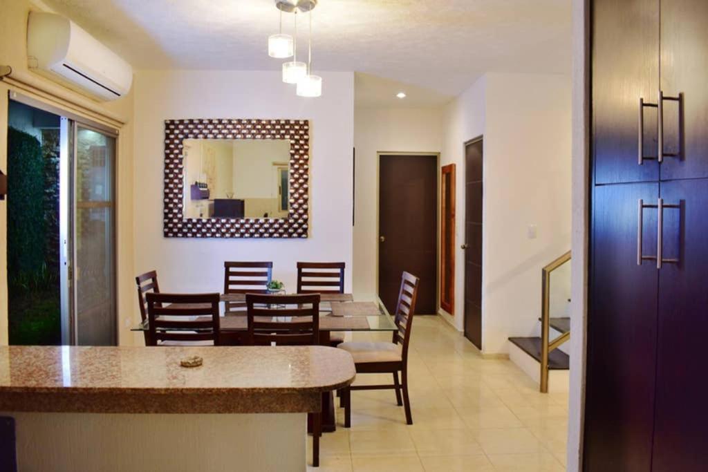 メリダ Casa Hector, Con Jacuzzi, Cerca Del Foro Gnp.ヴィラ エクステリア 写真
