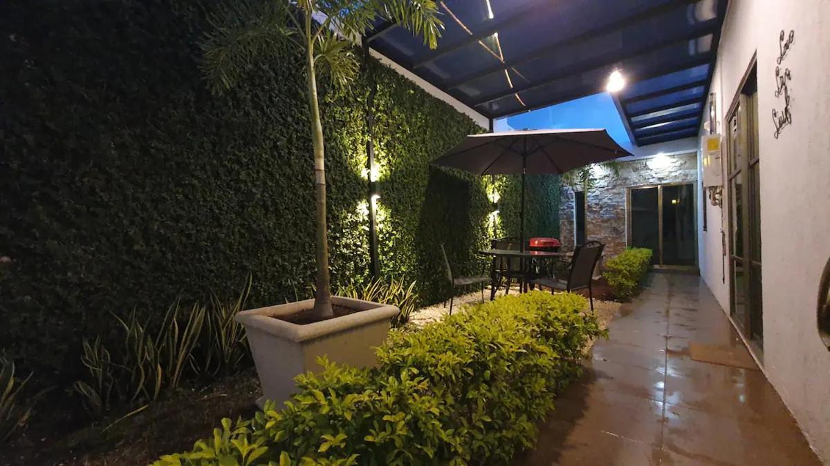 メリダ Casa Hector, Con Jacuzzi, Cerca Del Foro Gnp.ヴィラ エクステリア 写真