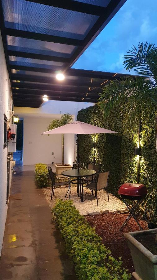 メリダ Casa Hector, Con Jacuzzi, Cerca Del Foro Gnp.ヴィラ エクステリア 写真