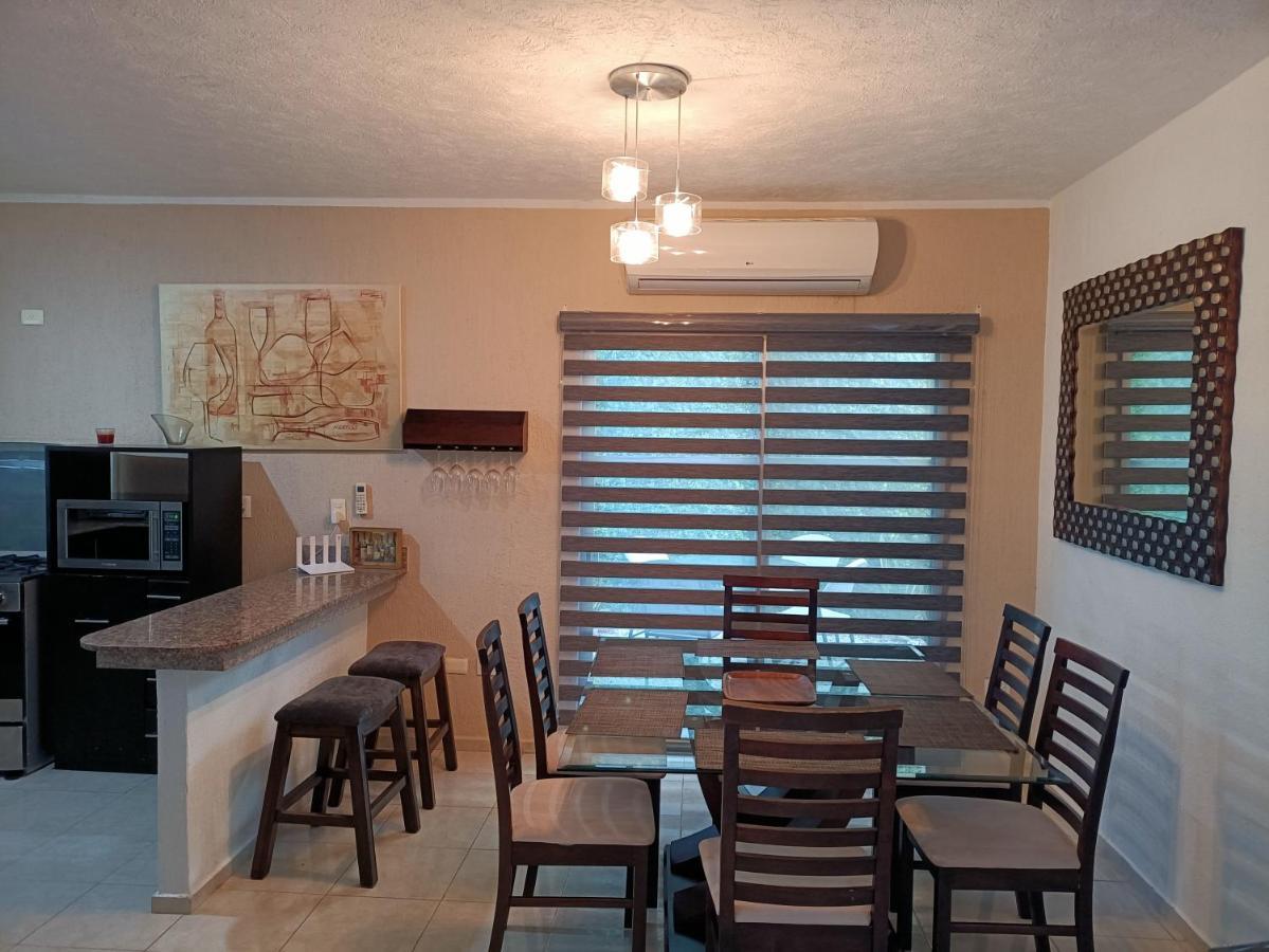 メリダ Casa Hector, Con Jacuzzi, Cerca Del Foro Gnp.ヴィラ エクステリア 写真