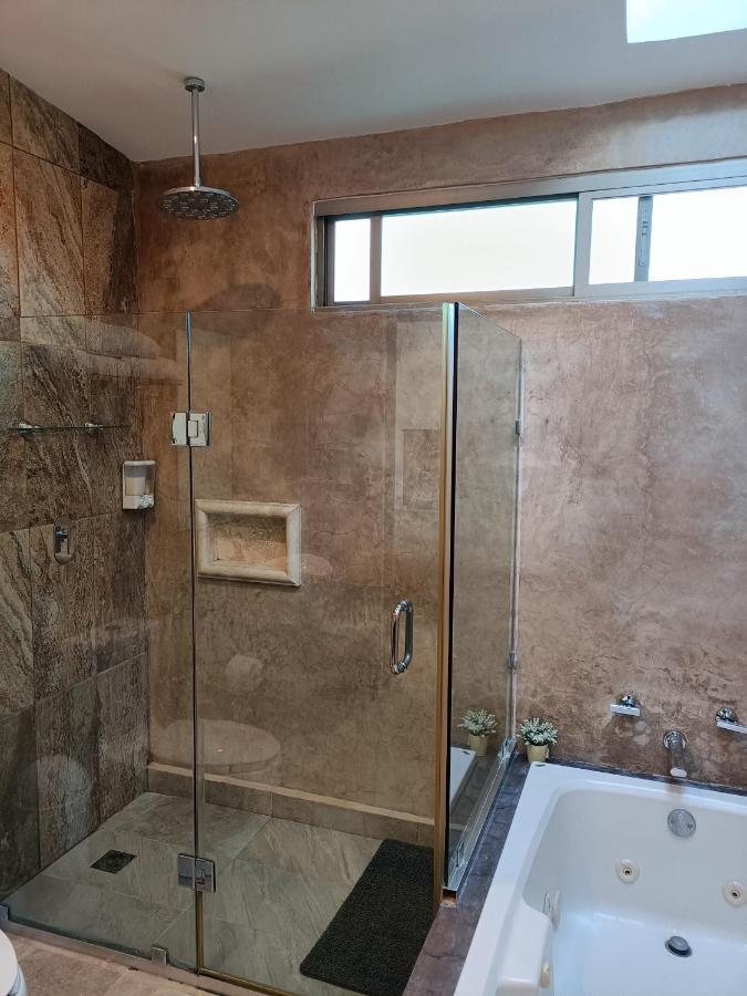 メリダ Casa Hector, Con Jacuzzi, Cerca Del Foro Gnp.ヴィラ エクステリア 写真
