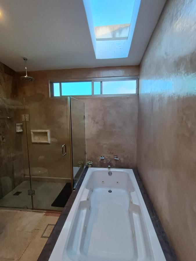 メリダ Casa Hector, Con Jacuzzi, Cerca Del Foro Gnp.ヴィラ エクステリア 写真